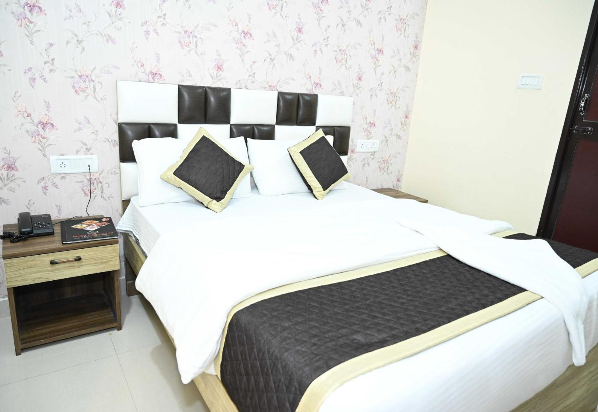 Super Hotel O Glance Inn Patna  Extérieur photo